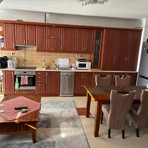 Apartament Ujszeru, Jol Felszerelt Lakas A Varos Sziveben, Ingyenes Parkolassal!, Debreczyn