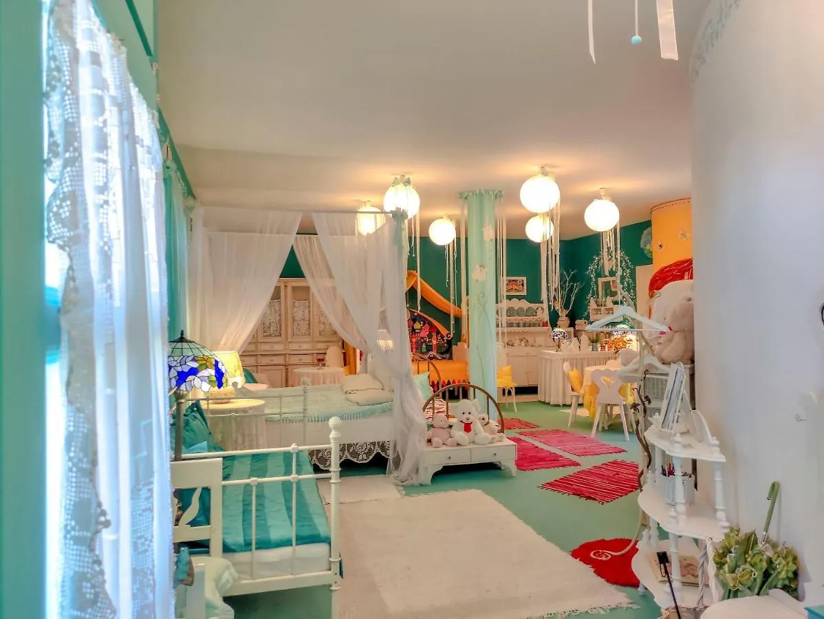 Feher Tulipan Apartman Hotel Debrecen 0*,  Hungary